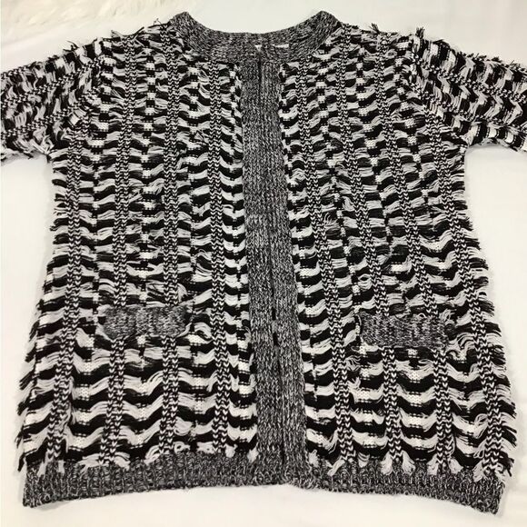 Endless Rose Black and White Fringe Open Cardigan Sweater New Size Medium/Large - Picture 6 of 13